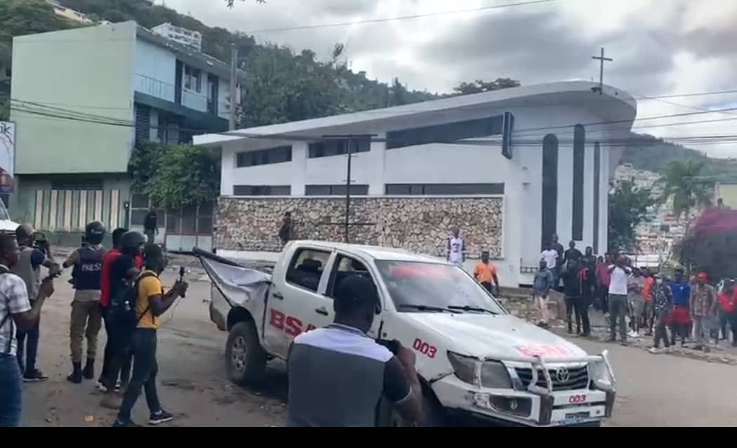 Le véhicule des agents de BSAP tués à Laboule